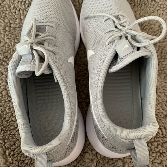 Brand new Nike Rose Runs - Picture 3 of 8